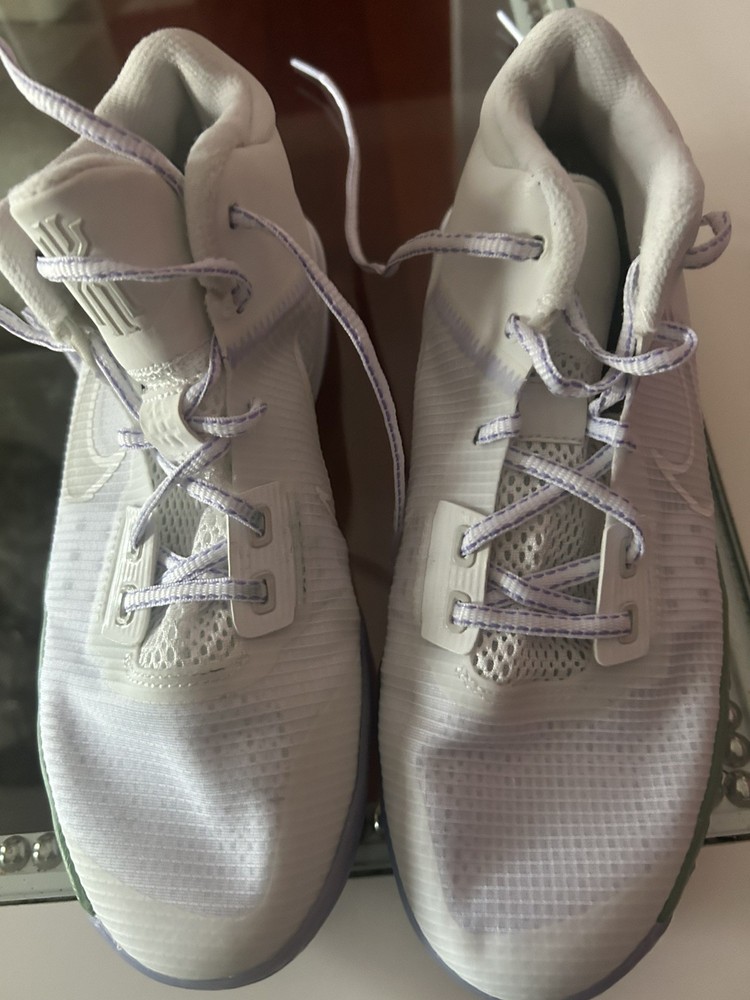 Nike Kyrie Flytrap IV 4 Summit White Purple Pulse Sz. 6.5 – Tried On –