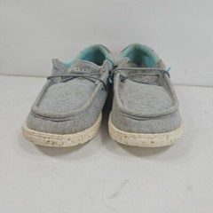 Hey Dude Wally Stretch. Youth Size 3-4. (UK 2, EU 35). Lace Up Loafers. Gray.