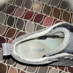 Kids Size 9 Cat & Jack Unisex Gray/White Hook & Loop Low Top Sneakers