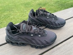 HF7310-002 Nike Air Max Dn8 Triple Black Size Y5.5 / W7 BRAND NEW IN BOX