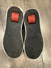Heelys Pro 20 Prints Skeleton Wheeled Sneaker Black White Red Youth Size 3