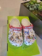 ✅Original Peanuts Snoopy Crocs for Kids Comfortable & Lightweight Unisex Sandals