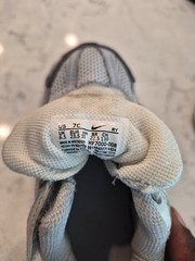 NIKE VOMERO 5 (size 6.5)