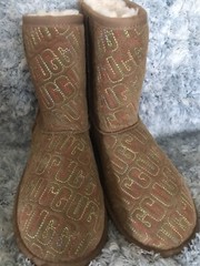 NEW UGG Australia ‚Classic II Graphic‘ Kids Boots Chestnut #1112383K $130