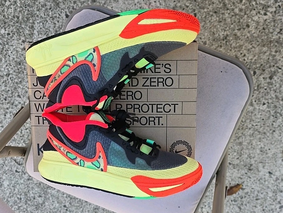 Kyrie 8 Go 4.5 Youth DQ8076 003