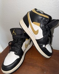 Air Jordan 1 Mid White Pollen Black GS Shoe Size 6Y Yellow 554725-177 Pre Owned