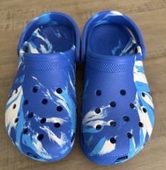 Crocs LOT. Size 6