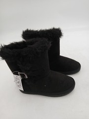 The Childrens Place Shearling Style Boots Kids Sz 13 Black Faux Suede Fur Lined
