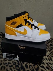 Air Jordan 1 Mid (GS) 554725 170 Size 7y