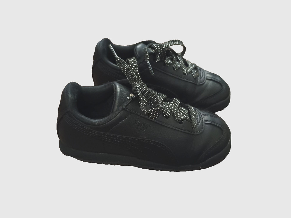 Puma Roma SOLID BLACK w silver sparkle laces Toddlers size 10 c sneakers NICE!