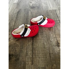 Crocs Kids Classic Lined Santa Clogs Red Faux Fur Holiday Christmas Shoes J1