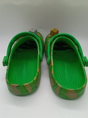CROCS Minecraft Kids Clog with 3D Game Blocks Jibbitz LIMITED EDITION sz J4