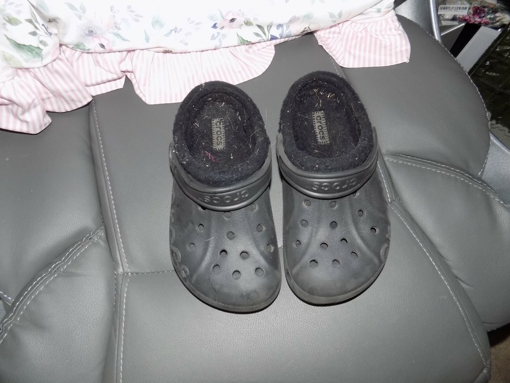 Crocs Unisex Baya Black Lined Clog Size 2/4 J EUC