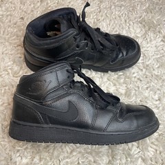 Nike Air Jordan 1 Mid Triple Black Sneaker 554725-030 Youth Size 5Y Women’s 6.5