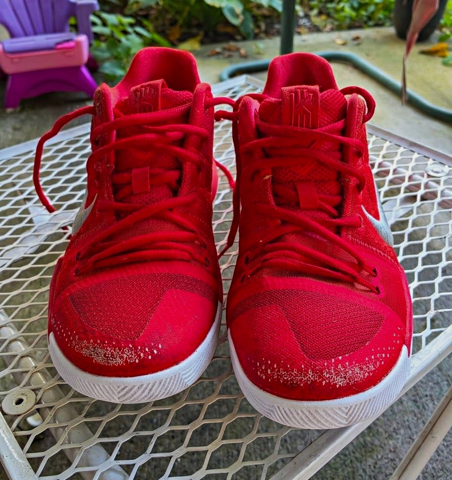 Nike Kyrie 3 Unisex Kids Athletic Sneakers Red/White Mid Top Lace Up 4.5Y