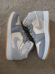 Big Kid’s Jordan 1 Mid SE Coconut Milk/Coconut Milk size 4 youth/5.5wmns