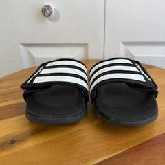Adidas Adilette Comfort Adjustable Slides Youth Size 1 Sporty Travel Activewear