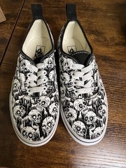 Vans Authentic Kids Size 3 Black White Skull Print Sneakers, Excellent Condition