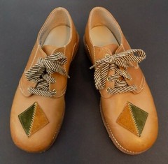 Children’s Shoes ~ Size 2 1/2 EEE ~ Brown ~ Leather ~ Patch Design ~ Lace-Up~USA
