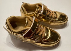 Boy’s / Girl’s XBH Gold Light-up Roller Shoes – Size 35 (US 3.5)