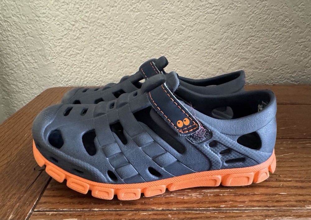Stride Rite Surprize Demetrius Kids Sz. 10 Rubber Closed Toe Active Water Shoes