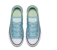 Converse Kids‘ Chuck Taylor All Star Madison Low Top Sneakers (Cyan) – Size 5 M