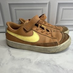 Pre-Pre-loved Nike Blazer Low ’77 Casual Sneakers Amber Brown DA4074-200 GS 1Y