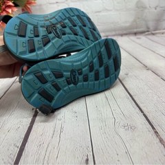 chaco Black Strappy Sandals Adjustable Straps kids sz 1 UNISEX bright stripe