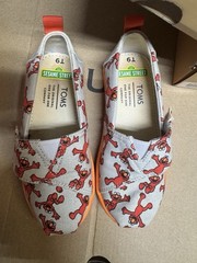 Sesame Street Elmo Tom’s. Size 9T