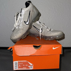 Nike Air VaporMax 2021 FK Kids Sneaker White/Black 7Y DB1550-100