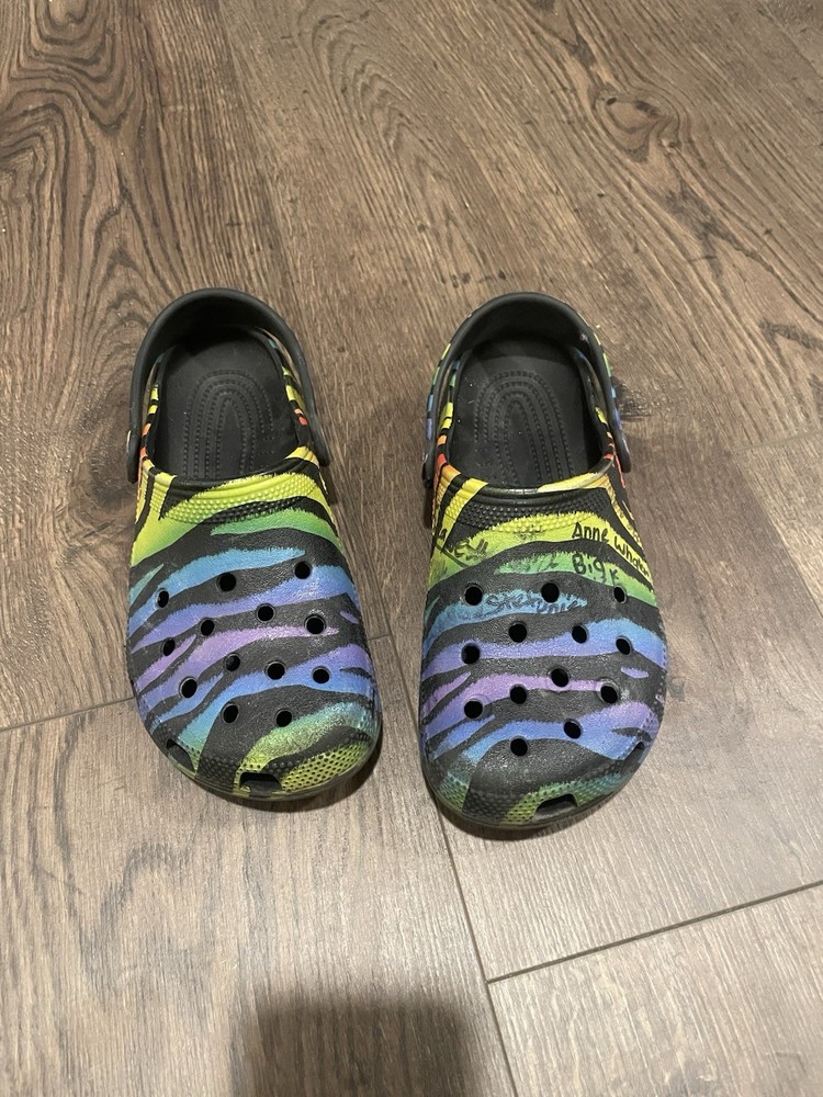 Rainbow colord crocs side 3-5