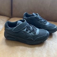 Nike Boy’s Kids Air Max SCAthleticSneaker, Black Sz 3Y Hook and Loop Strap