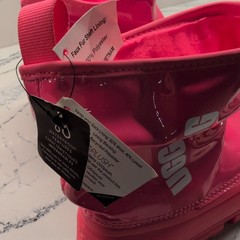UGG KIDS CLASSIC BRELLAH MINI SUPER CORAL KIDS SIZE US 4 NEW