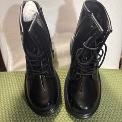 Dr. Martens 1460 J Size W3 M2 EU 33 Shiny Black Lace & Zip Boots NIB
