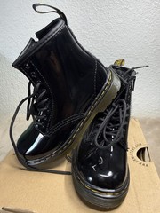 Dr. Martens Junior 1460 patent leather boots