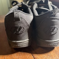Heelys Pro Launch 20 All Black Canvas Wheeled Skate Skating Shoes Youth Sz 6