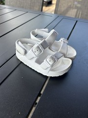 White Strappy Buckle Open Toe Synthetic Flat Sandals Unisex Kids US 7-8