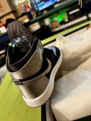 Jordan 1 Retro High OG (PS) Black/Medium Grey-White Size 11c Kids New in Box