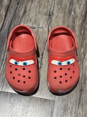 Disney Pixar Cars‘ Lightening McQueen Light-Up Clog Crocs Size C11 1521266