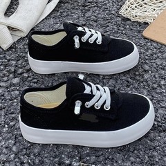 Opoee Black Skate Board Big Kids Summer Sneakers Big Kids 33.5EU US 1.5M EUC