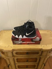 Kyrie 4 Ankle Taker Size 7y
