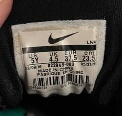 Kobe 11 size 5Y “Green Snake”