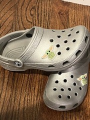Crocs Star Wars Grogu Mandolorian Size 5 Men CLOGS SANDALS CLASSIC PREOWNED