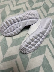 Nike white and cream trainers #nikekicks7Y