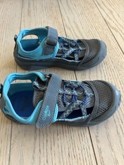 OshKosh B’gosh Gray & Blue Rubber Soled Water Shoes w/Hook & Loop Closure Sz 1