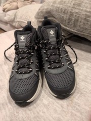 Columbia hiking kids size 4