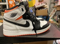 NIKE AIR JORDAN 1 ONE HIGH ELECTRO ORANGE BOYS SIZE 6.5Y 575441-180 Used Black