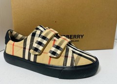 BURBERRY Markham Check Grip-Strap Sneaker Z5765 Kids Size 33 / 2 US