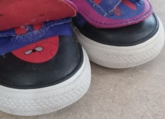 Converse All Star 747622F Infants Size 7 Bullfrog Eating Fly