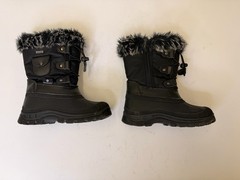 Dream Pairs Childrens Teens Winter Snow Insulated Boots Size 13 – Black